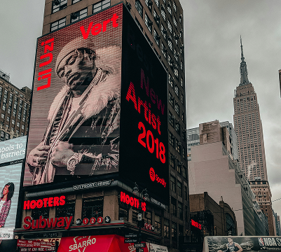 5 Billboard Designs That Made People Stop (Literally)
